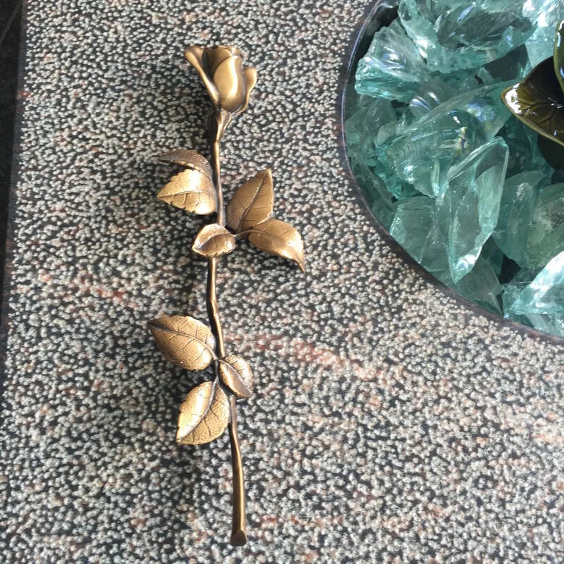 Bronzen roos