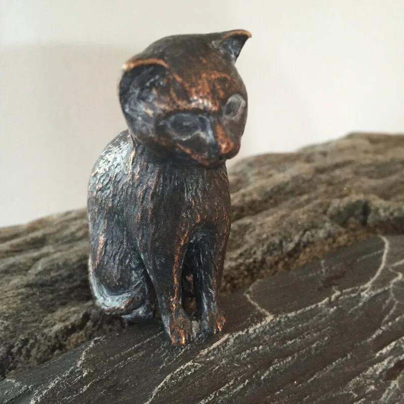 Bronzen kat special gepatineerd