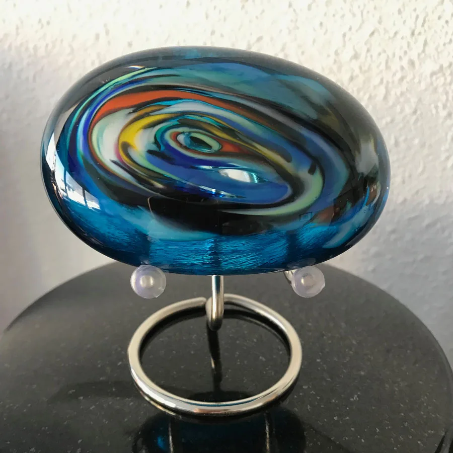 Blauw ovaal knuffel steentje
